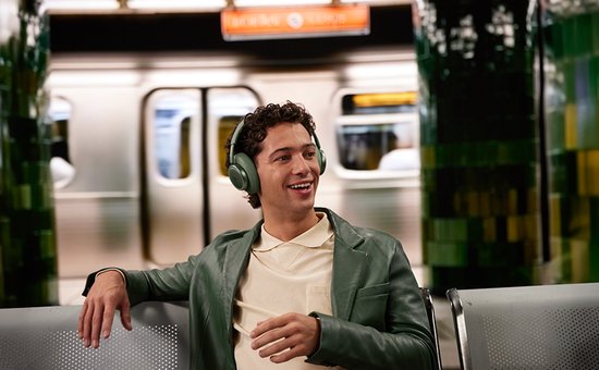 JBL Live 780NC - NIEUW - Draadloze Noise Cancelling Koptelefoon - Bluetooth Over-Ear - 80 uur batterij - Hi-Res Audio - Multipoint - JBL Signature Sound - Zwart