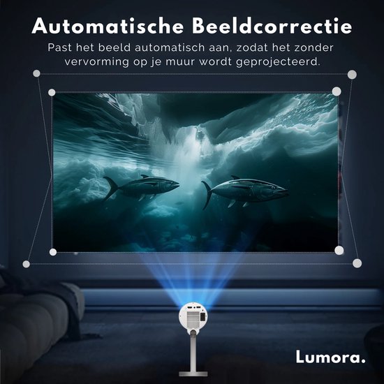 Lumora® Pro Mini Beamer 2026 – Alles-in-één Smart TV Projector – 4K Ultra HD – Android 13 – WiFi 6 & Bluetooth 5.4 – Voor iOS & Android – Inclusief in hoogte verstelbare standaard – Wit